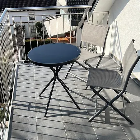 Charmantes Studio-Apartment Im Herzen Von Neureut - Fussbodenheizung, Regendusche, Waschmaschine, Stellplatz Karlsruhe Exterior photo