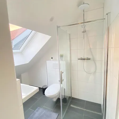 Charmantes Studio-Apartment Im Herzen Von Neureut - Fussbodenheizung, Regendusche, Waschmaschine, Stellplatz Karlsruhe Exterior photo