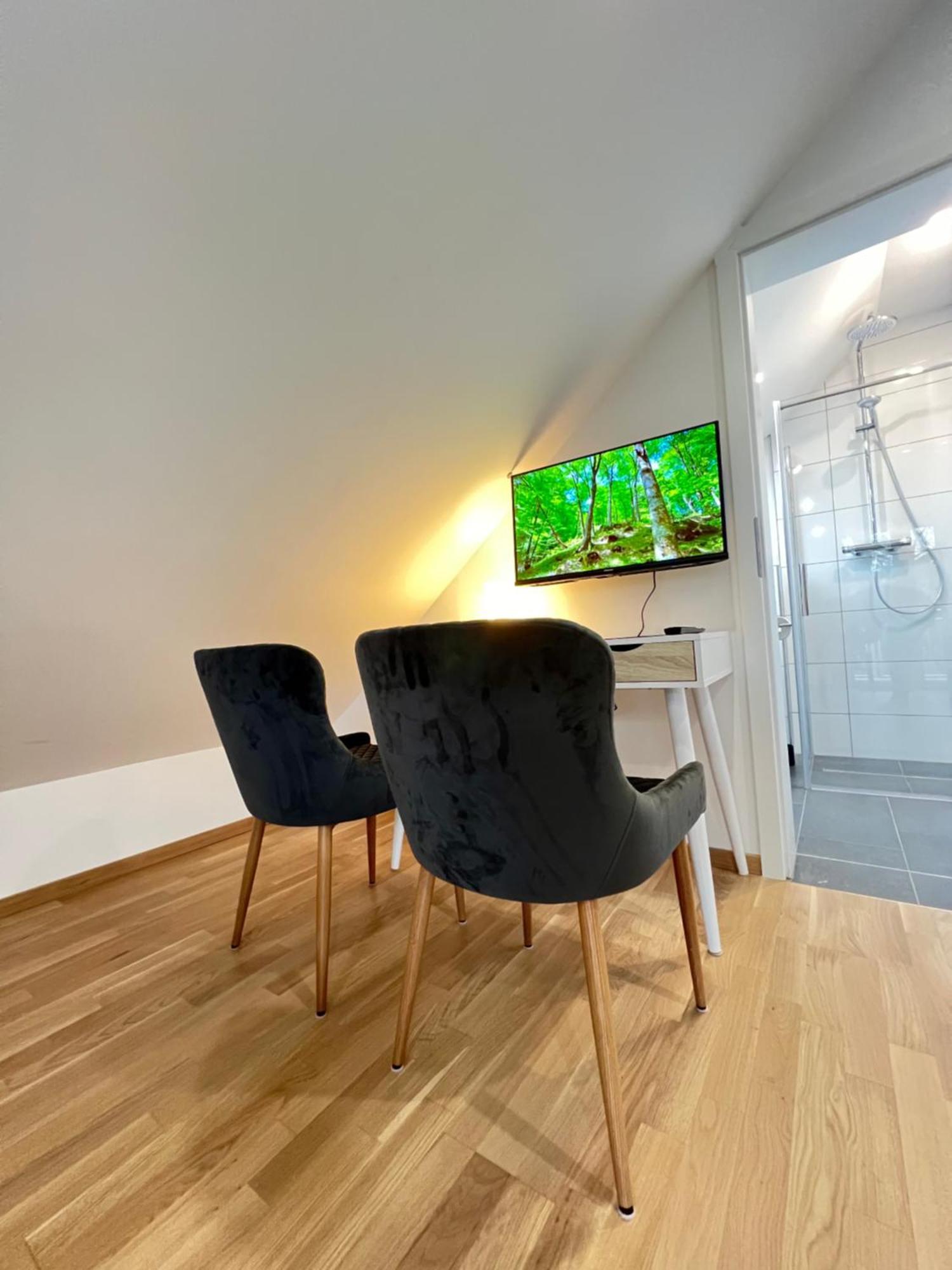 Apartment Charmantes Studio-apartment Im Herzen Von Neureut - Fussbodenheizung, Regendusche, Waschmaschine, Stellplatz *
